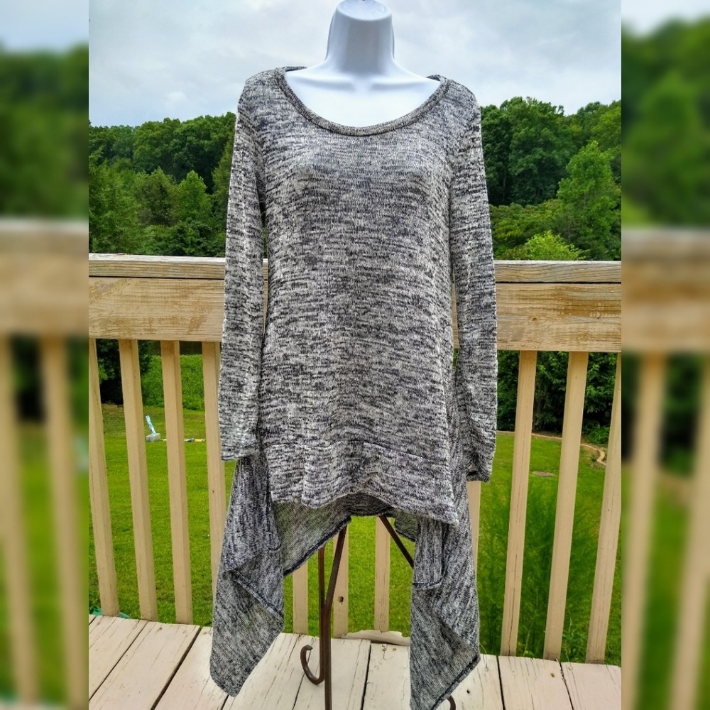 LUXE USA hi lo shark bite top